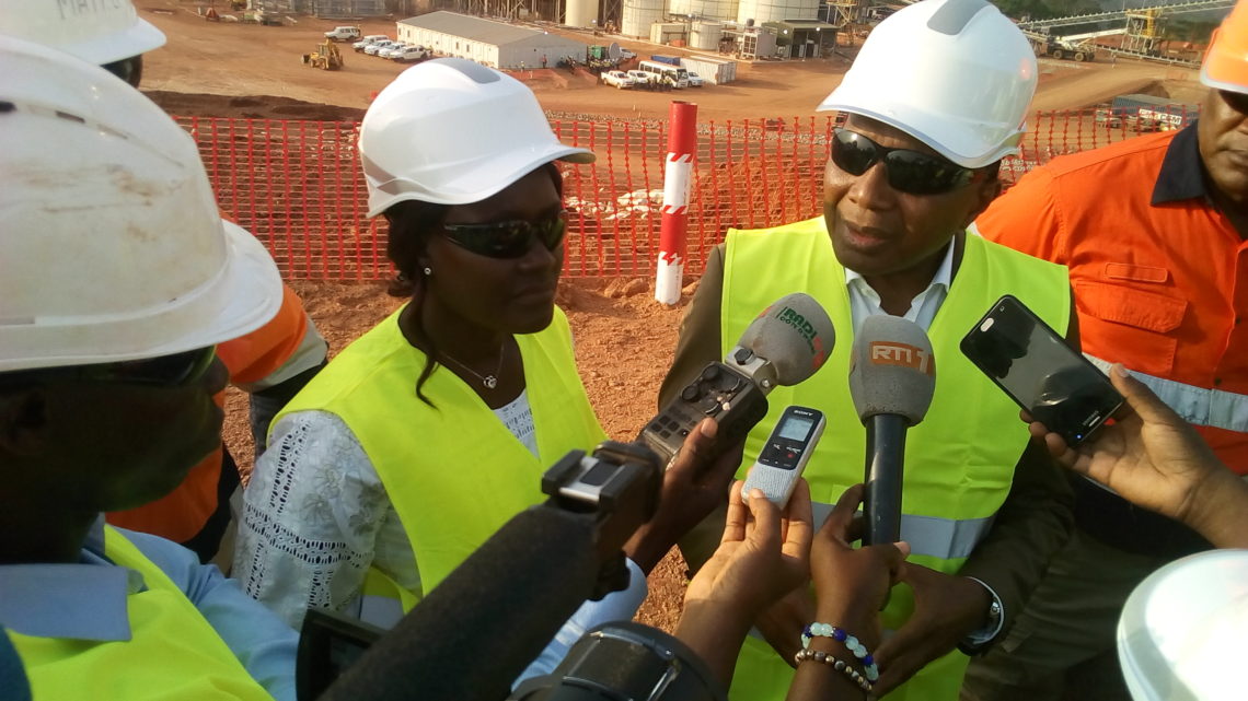 Zouan Hounien: En visite dans la mine d’or d’ity, le ministre satisfait des réalisations sociales dans les villages