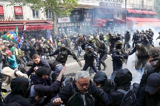 Fête du 1er mai : Abidjan docile, Paris très agitée