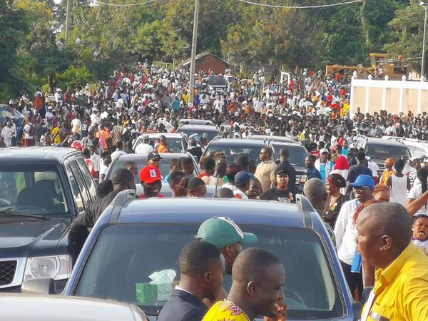 Côte d’Ivoire ( la folie Gbagbo): Partout où il passe , le Woody draine un monde fou…fou